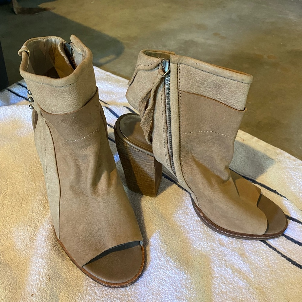 Dolce Vita Tan Open-Toe Suede Ankle Boots with Stacked Heel